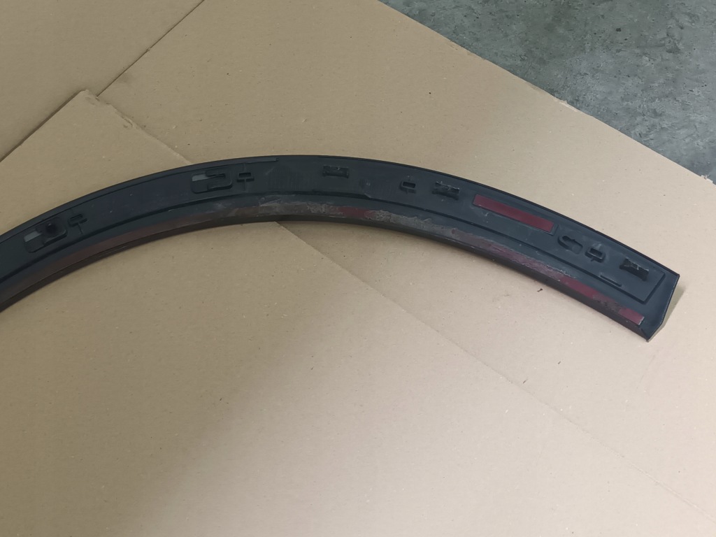 Купить Молдинг передняя левая audi e-tron 4ke перед левый