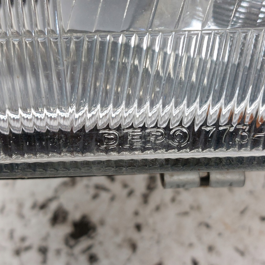 фото №12, Volvo s70 v70 лампа права передня depo