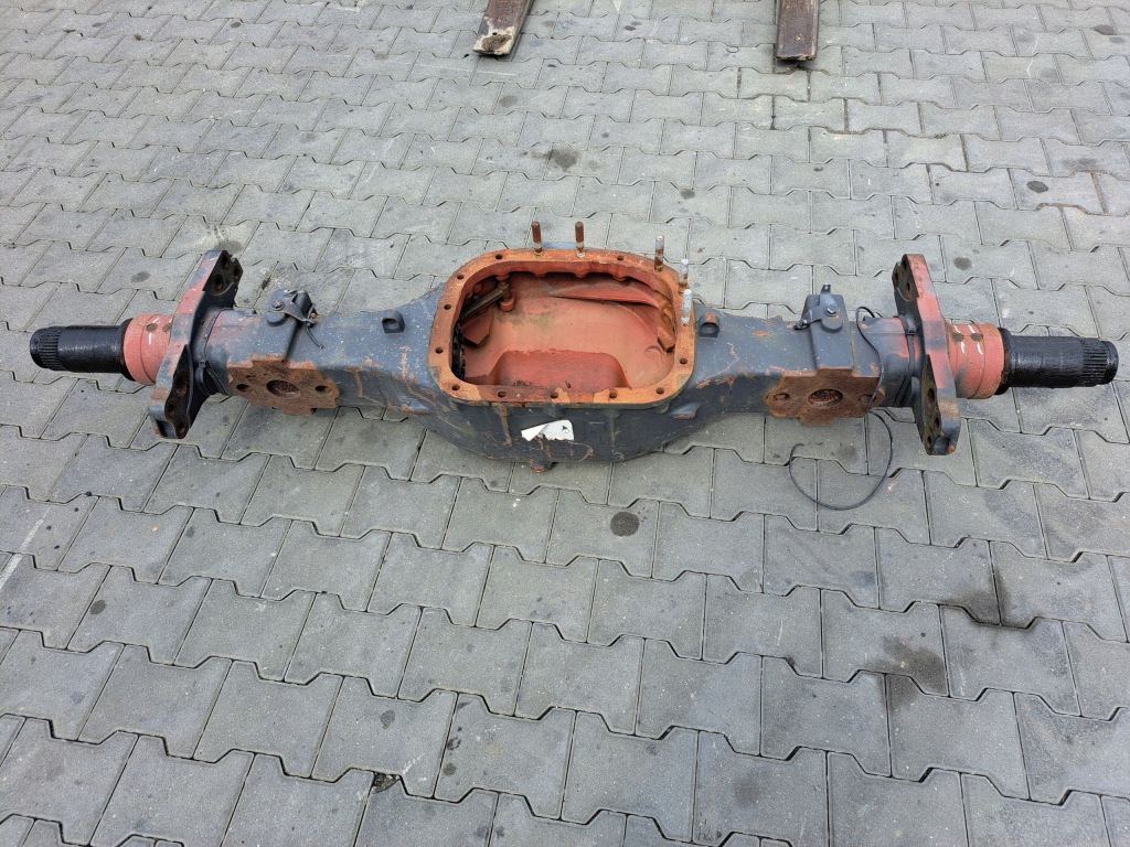 Корпус міст балка мосту renault kerax lander rs1370hv 6x4 8x4 4x2 Зі Шроту