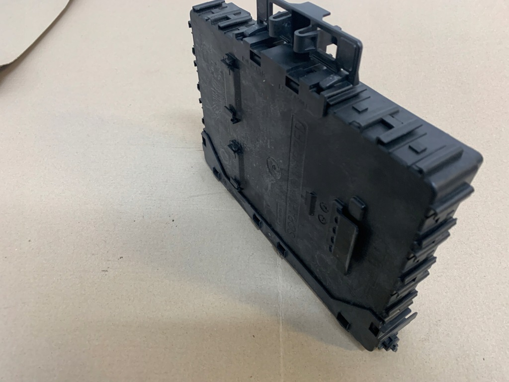 фото №8, Ford mustang mach-e 21r 75.7 kwh коробка предохранителей bcm оригинал