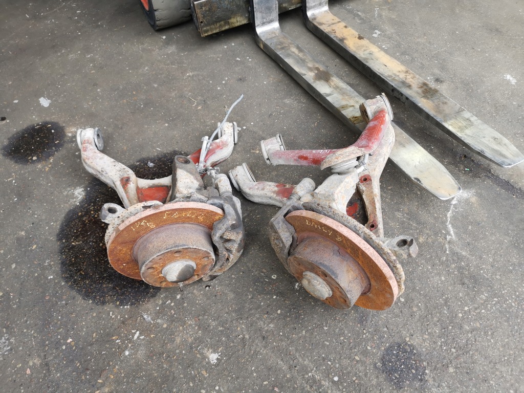 фото №1, Поворотный кулак ступица перед рычаги iveco daily iii 99-