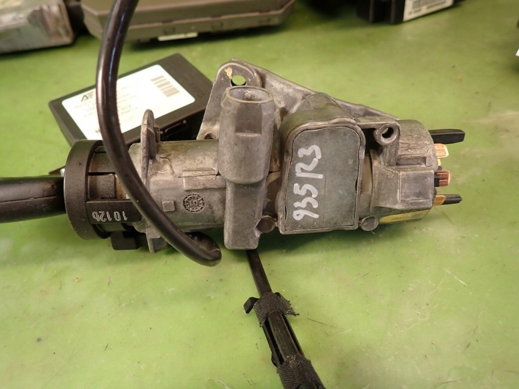 фото №8, Замок зажигания с ключ vw sharan i lift 1.9 tdi 01r 7m3953257 4b0905851b