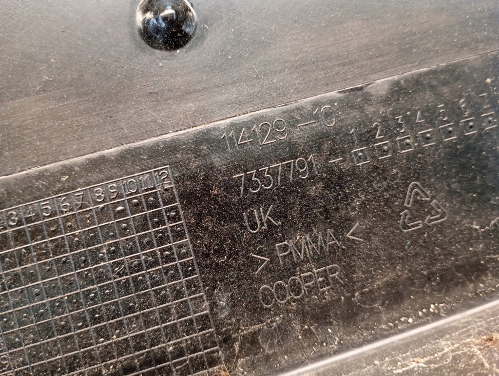 Накладка бампера передний mini f55/f56 2013- 51117337791 oryg с Разборки