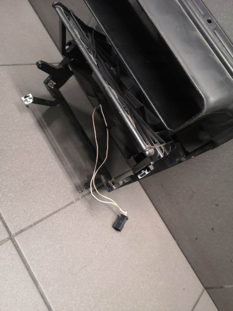 фото №8, Корзина рамка 1 din audi a8 d2 4d0857007