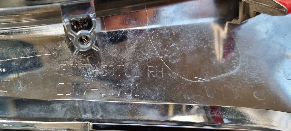 фото №9, Mazda 6 2019- хром решітка правий бампер перед