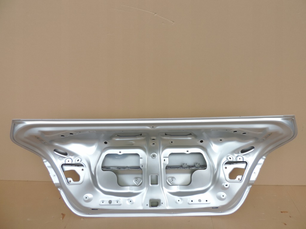 фото №10, Toyota camry viii 2018 2019 2020 2021 кришка багажника задня