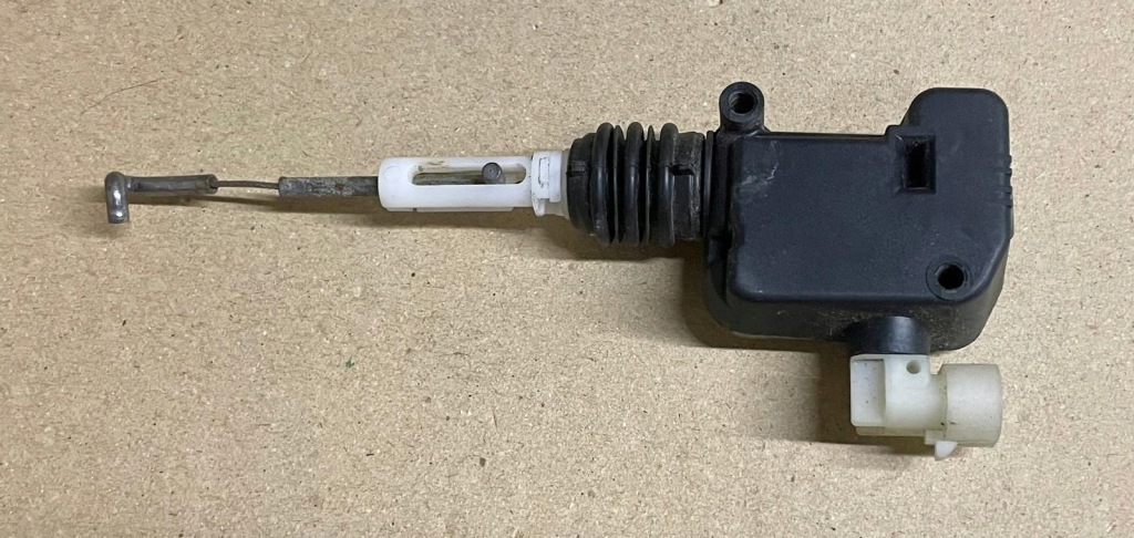 Porsche 991 boxster cayman 982 замок засувка привід капот кришки двигуна Недорого