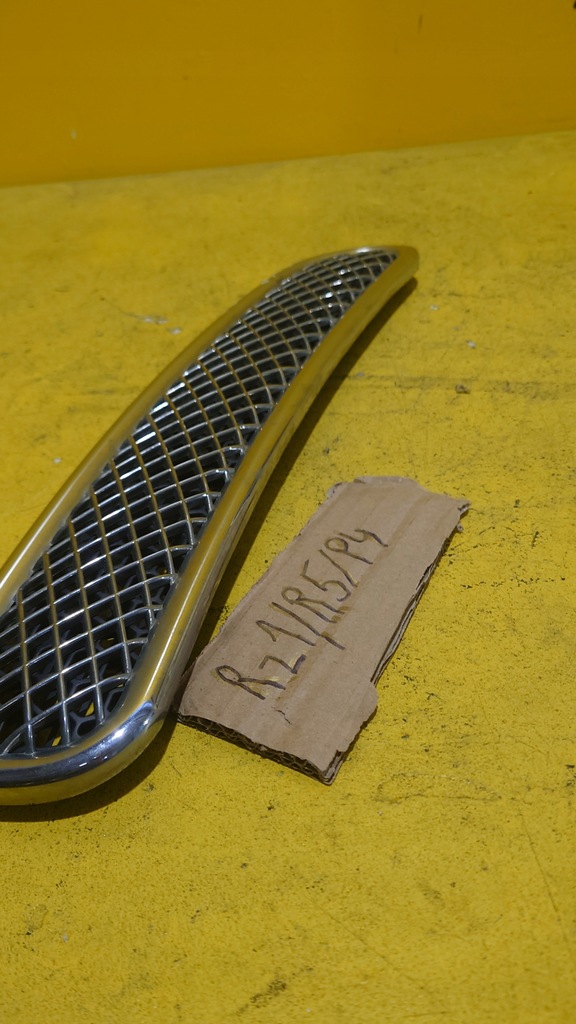 фото №3, Mini cooper r50/r52/r53 решётка жабо капот правая