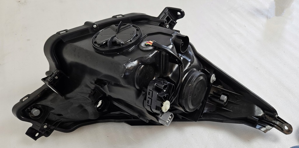 фото №11, Лампа перед левая линза led toyota verso-s ractis ii 2010-