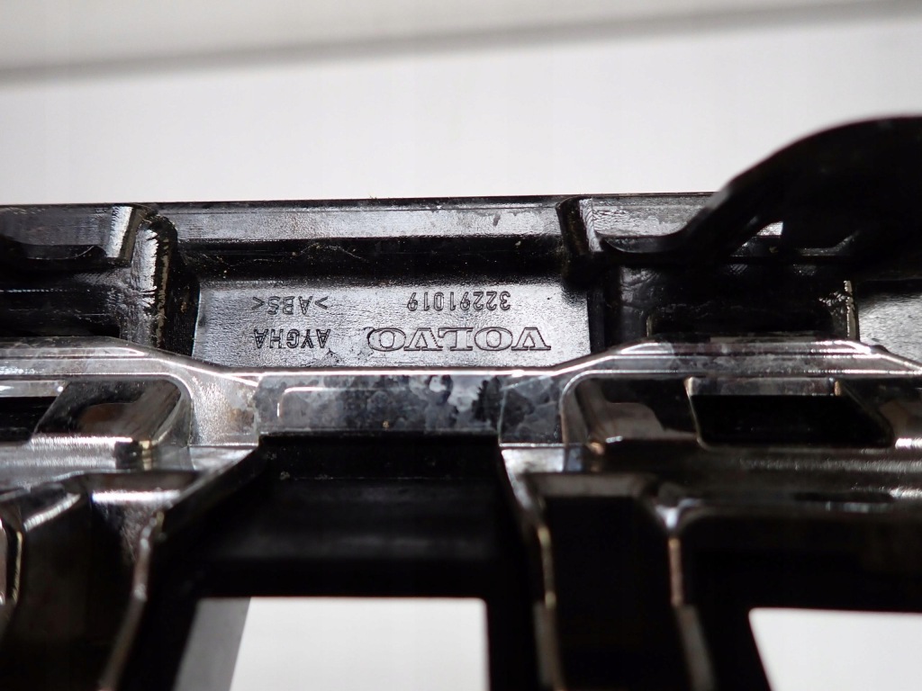 Volvo xc60 2 2 рестайлінг  21- решітка радіатора решітка  радіатора 32291019 Доставка