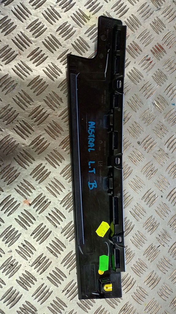 фото №2, Ліва молдинг двері задніх renault austral 2022-