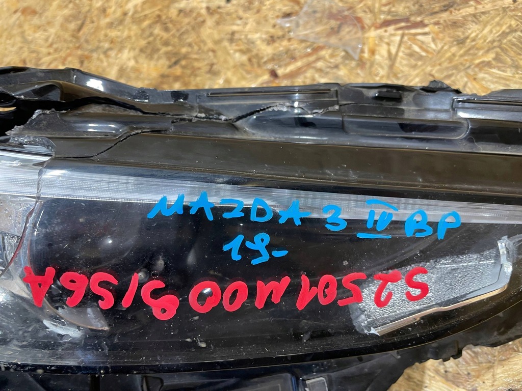 фото №16, Mazda 3 bp iv 4 19- лампа правая перед передняя