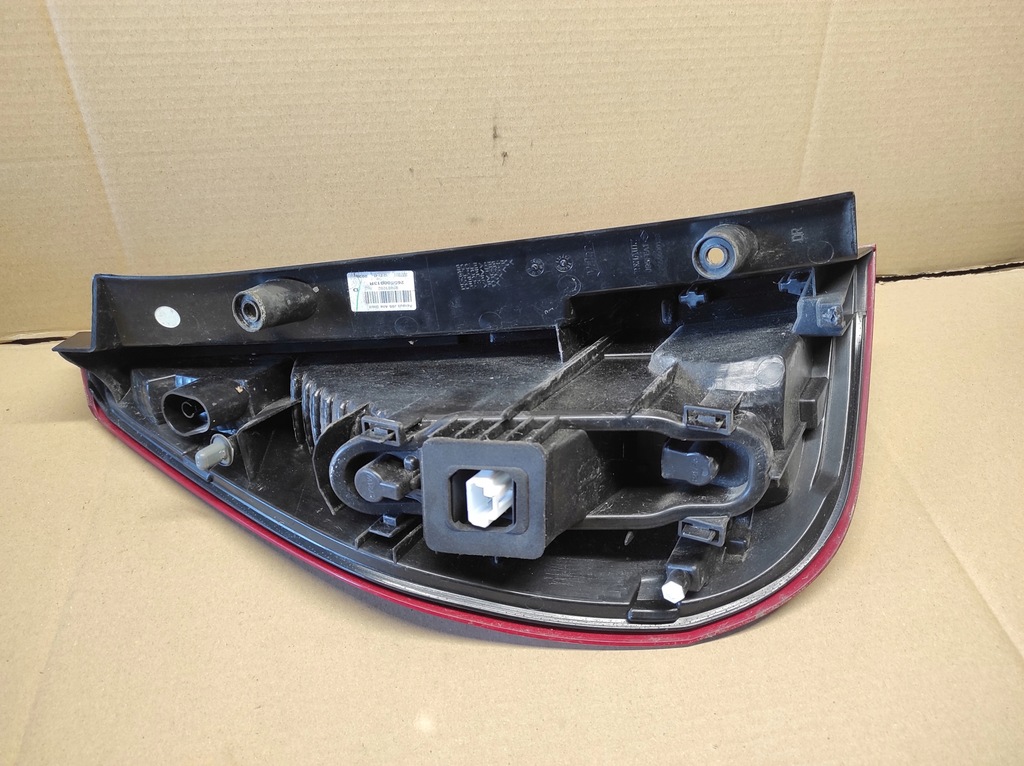 фото №6, Лампа правая задняя renault scenic iii 265500013r