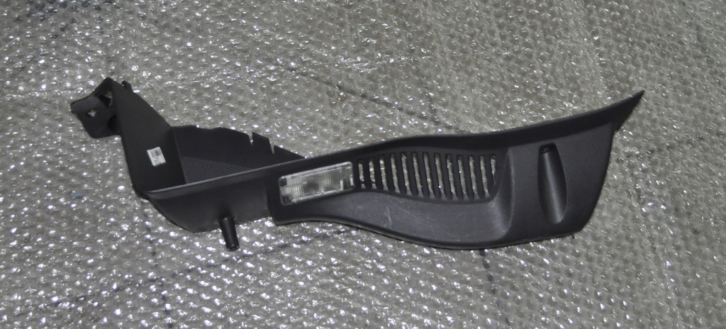 фото №1, Clio iv защита багажника с лампа левая