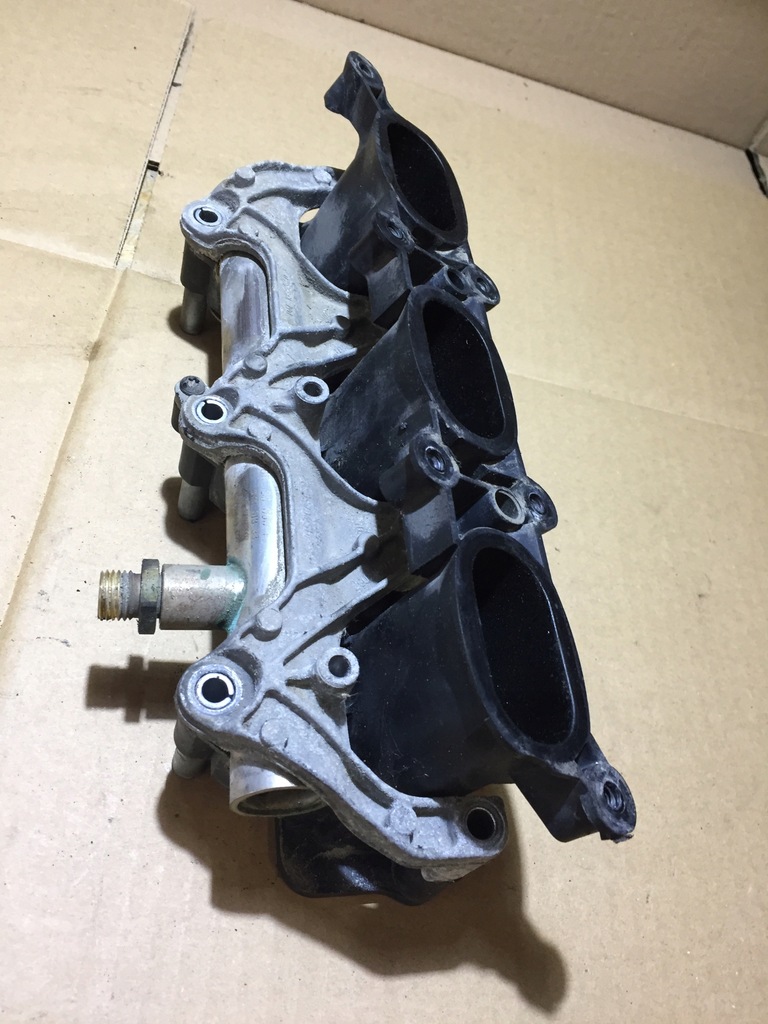 фото №10, Q5 3.2 fsi колектор всмоктуючий молдинг правий 06e133110s