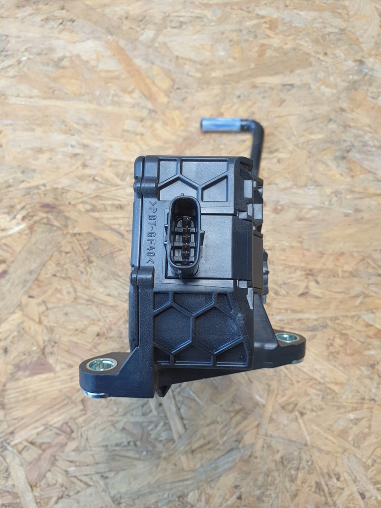 фото №3, Toyota rav4 v педаль газа