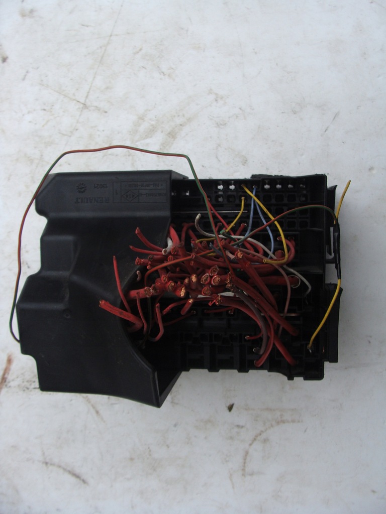 фото №4, Коробка запобіжників renault laguna iii