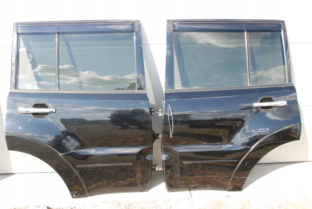 фото №4, Mitsubishi pajero 4 iv 5d 06- дверь p / l задняя