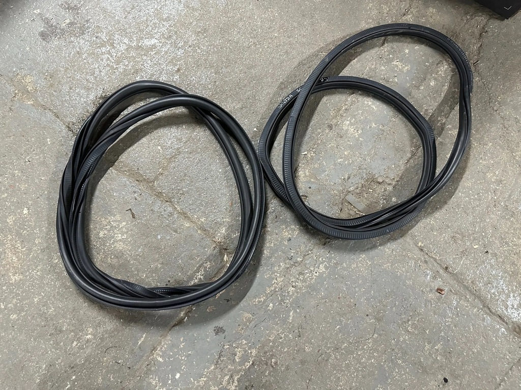 фото №1, Skoda scala прокладка дверь правая задняя задняя