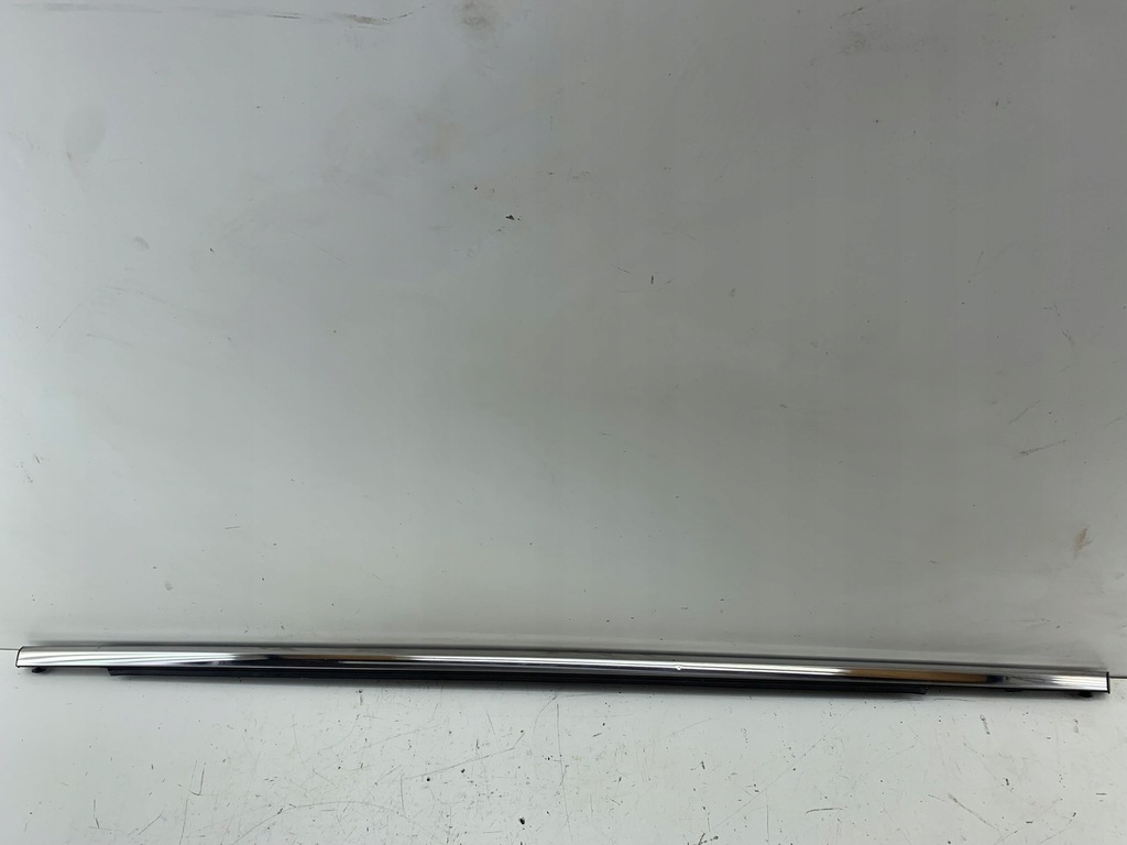 фото №1, Hyundai i40 молдинг уплотнитель правый задняя sedan