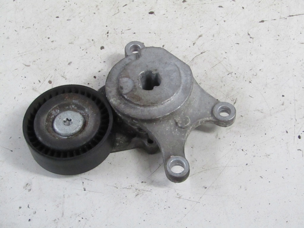 фото №1, Mercedes-benz w246 натяжитель ремень a2702000370 2,0