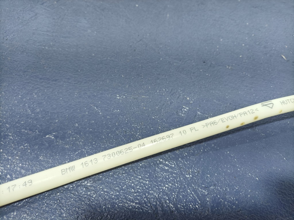 фото №5, Bmw 1 f40 f44 m135i шланг топливный пабтрубок  топлива 7300625