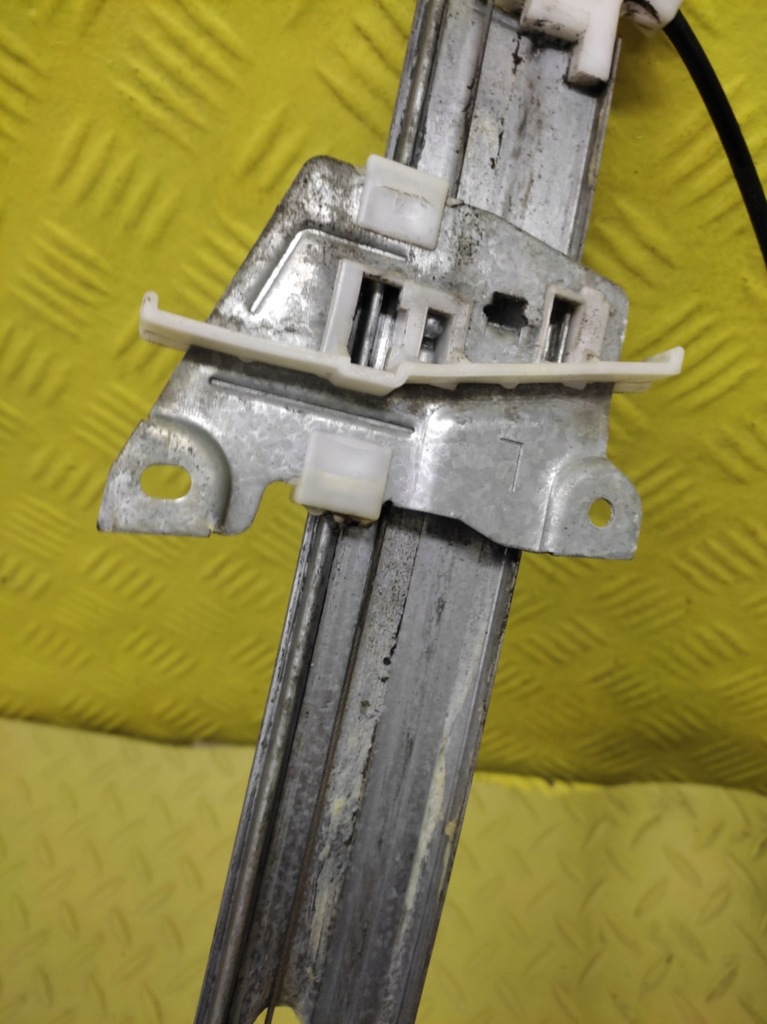 фото №5, Mazda tribute i підйомник скло лівий перед cm091120b