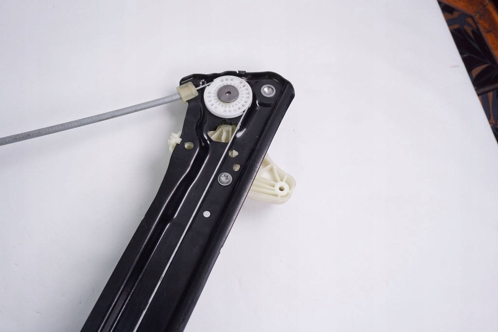 фото №11, Механізм підйомник скло лівий перед porsche taycan 9j1837401d