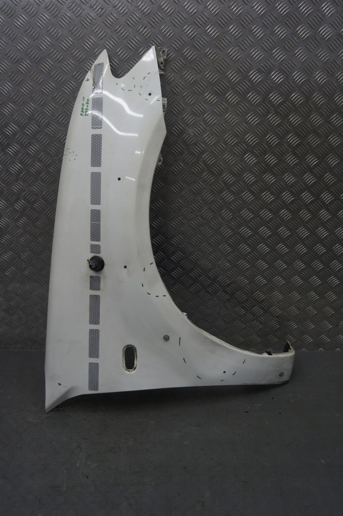 фото №1, Крила правий передній перед l200 iv