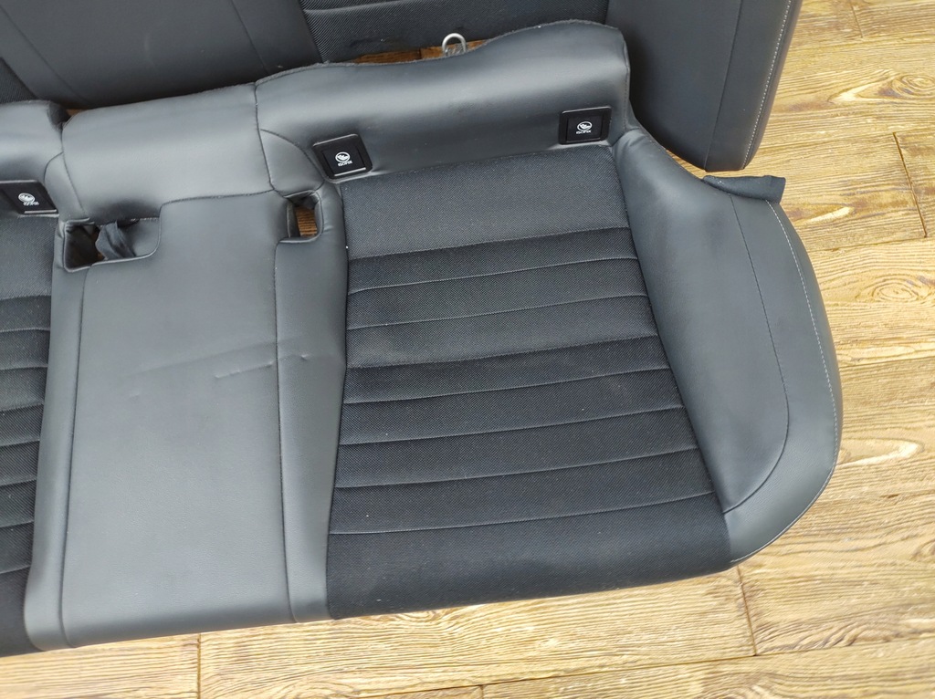 фото №10, Lexus is300h 13r заднее сиденье задняя