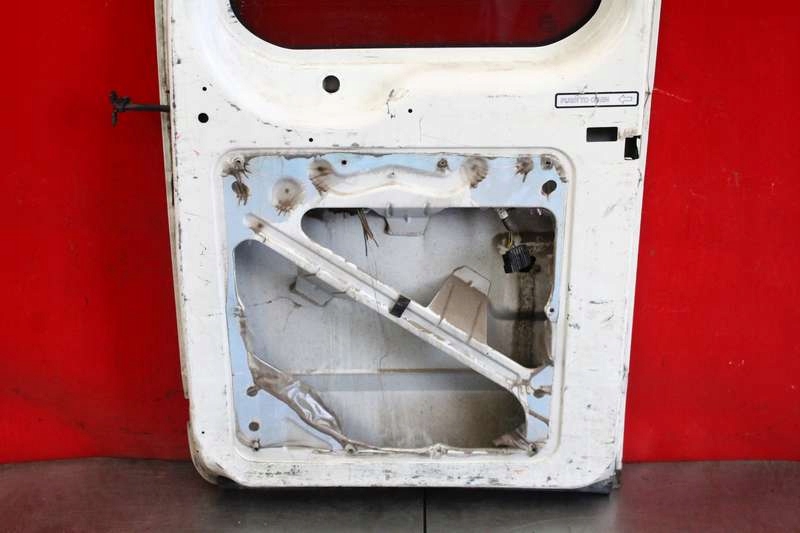 фото №16, Дверь задние правое крыло белый ford transit 5 v 00-06