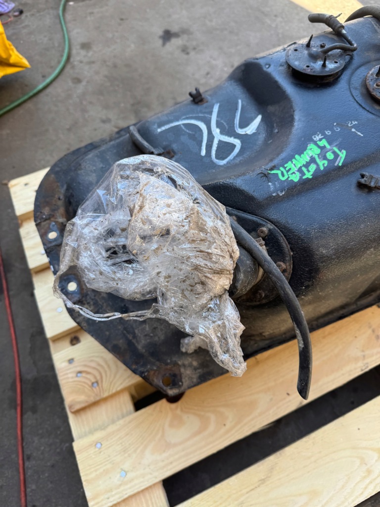 фото №5, Bak бак пального toyota 4 runner 95r.