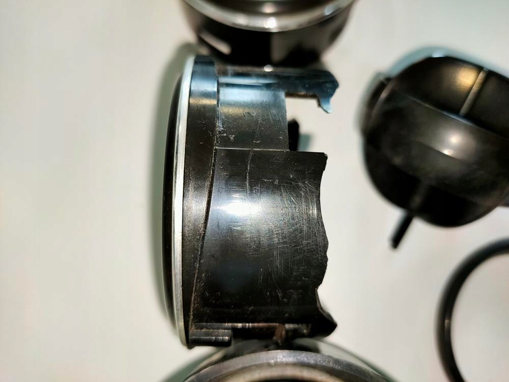 фото №13, Выход воздуха приборная панель mercedes 107 новый