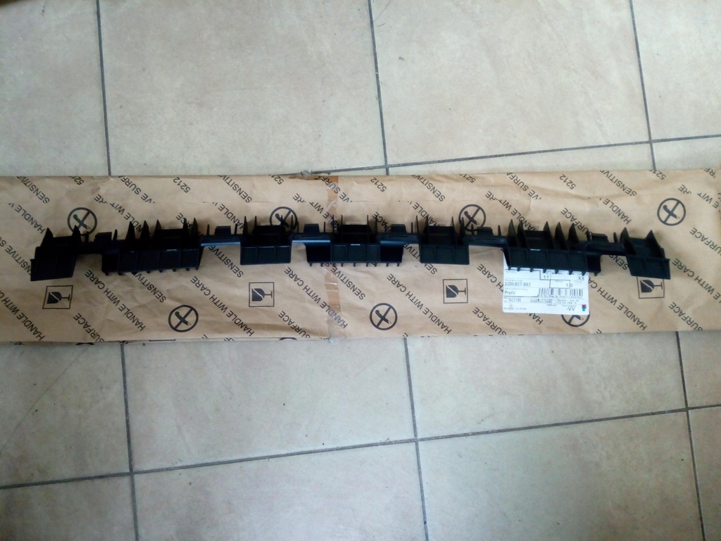 фото №1, Молдинг бампера vw t-cross '19- nowa oryg.