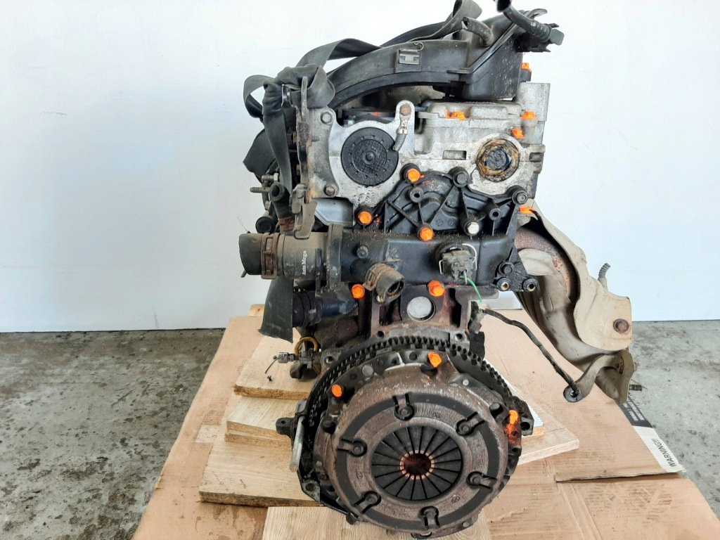 Renault clio 2 3d рестайлинг  1.6 16v 03r двигатель k4m708 79kw 107km в Украине