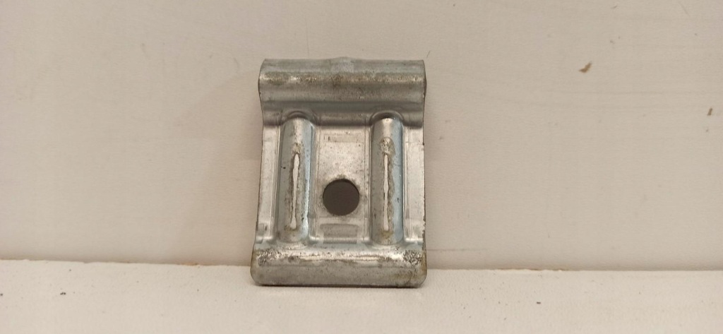 фото №1, Audi q5 кронштейн акумулятор 8r0803123a