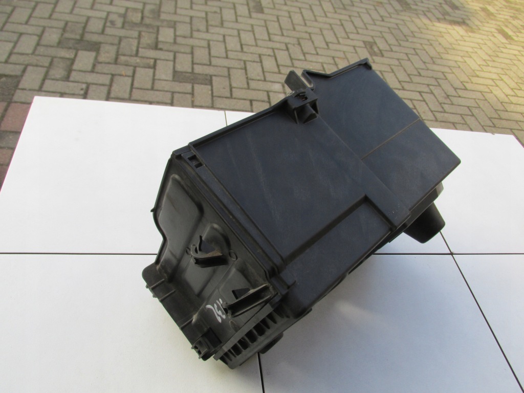 Корпус аккумулятор kuga mk1 2,0 tdci 2012 год Доставка