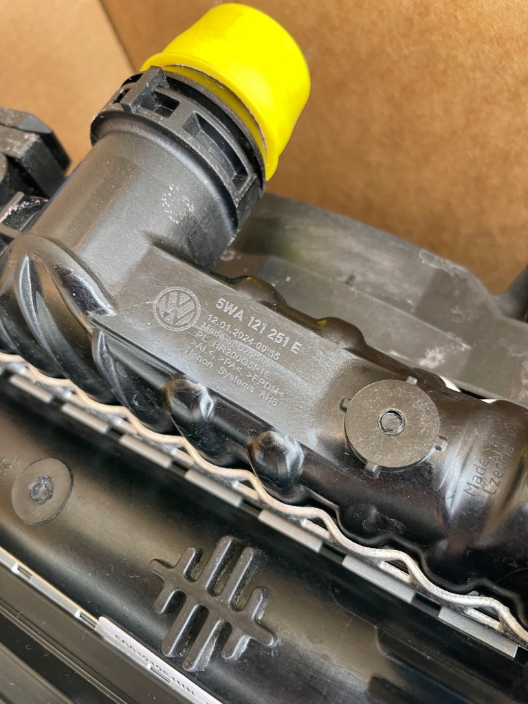 Радиатор вентиляторы vw t7 multivan 2023- 2,0 tdi nowe оригинал с Разборки