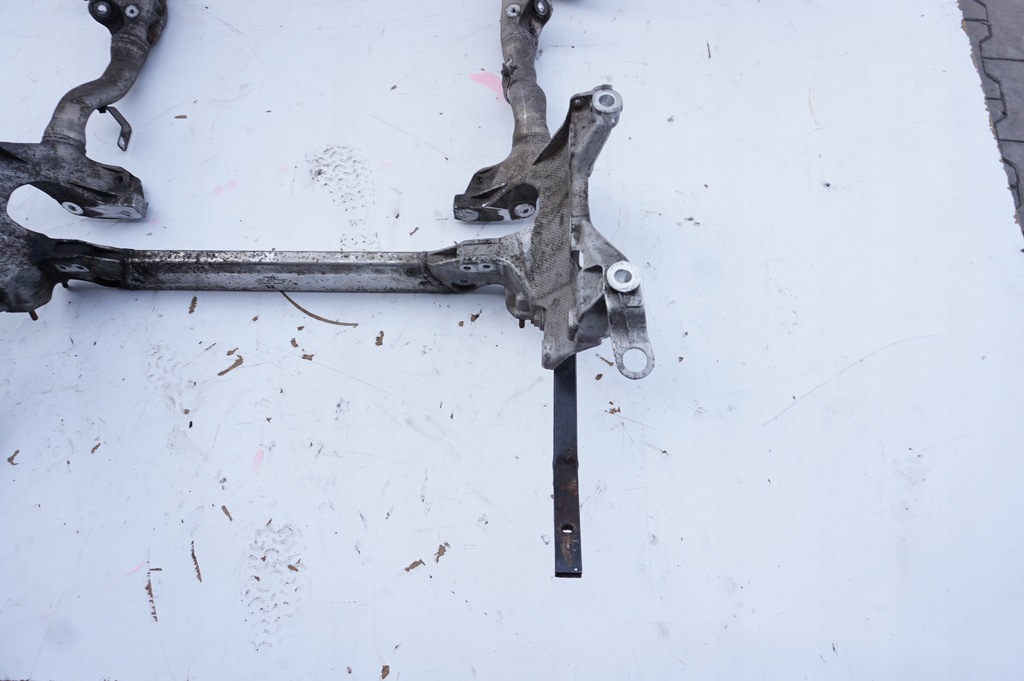 фото №5, Подрамник поперечина 8t0399315j audi a5 8t a4 b8