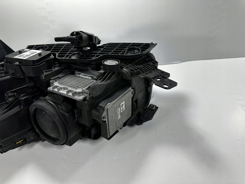 Kuga mk2 рестайлінг  фара ксенон led поворотний комплект gv41-13d155aj gv41-13d154aj Зі Шроту