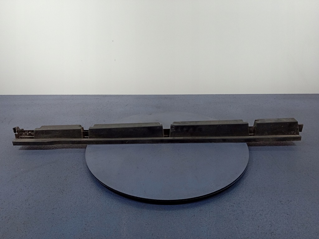 фото №1, Volvo v90 s90 ii направляющая накладки порог левый 31386129