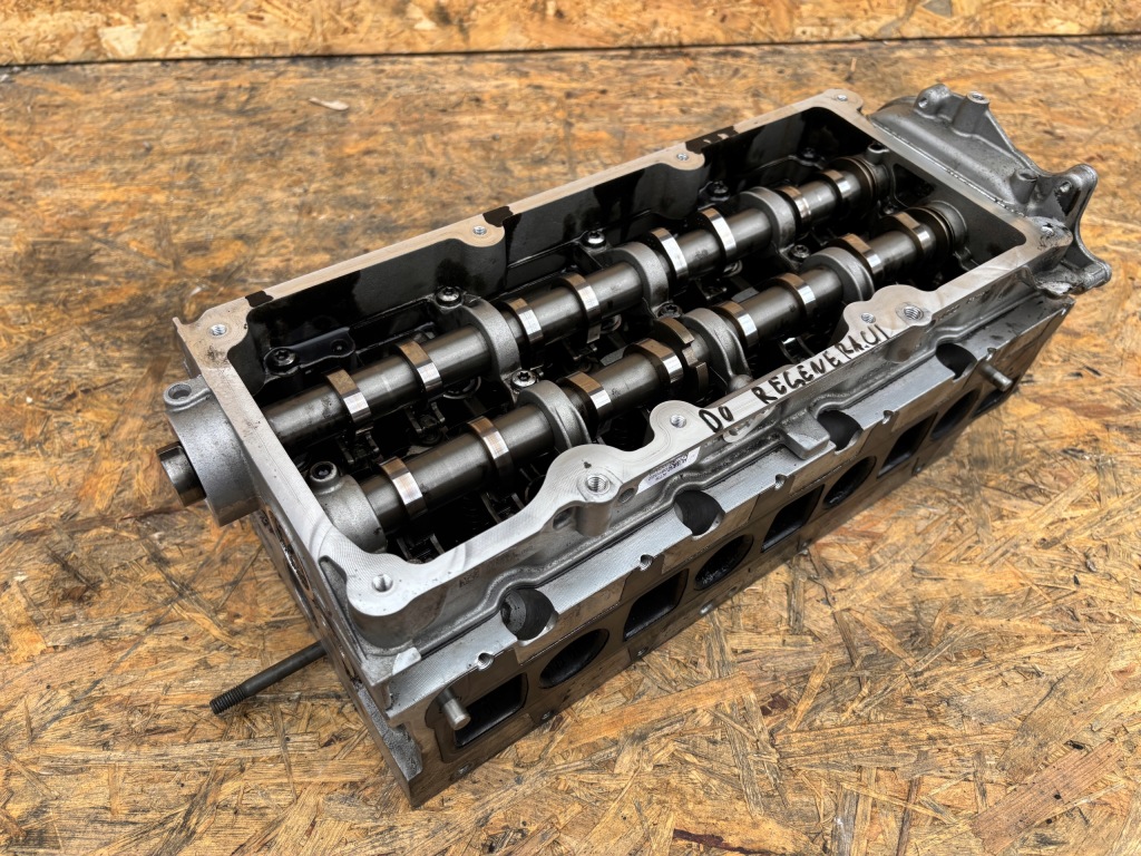 Audi vw головка комплектна 05l044ah 05l103308s 05l103308t Оригінал