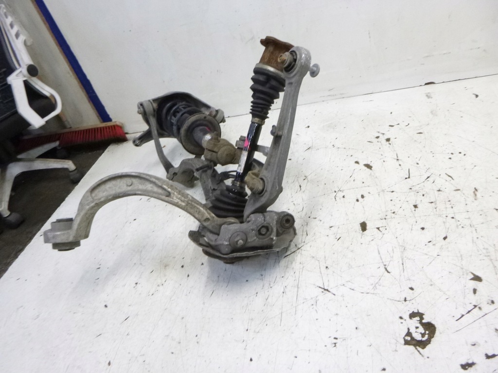 фото №8, Поворотный кулак комплектная левая амортизатор рычаги приводной вал audi a5 8t 2010r.