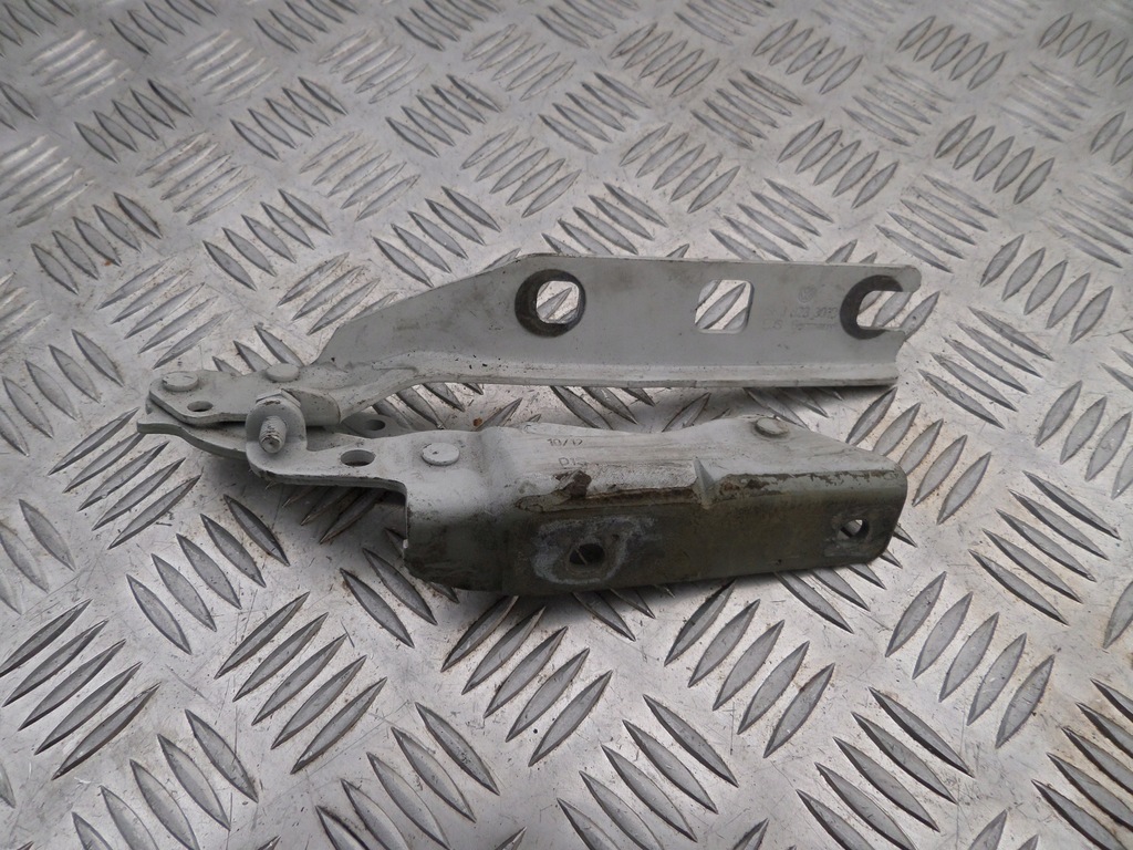 фото №1, Петля капот лівий vw golf vi 5k0823301c