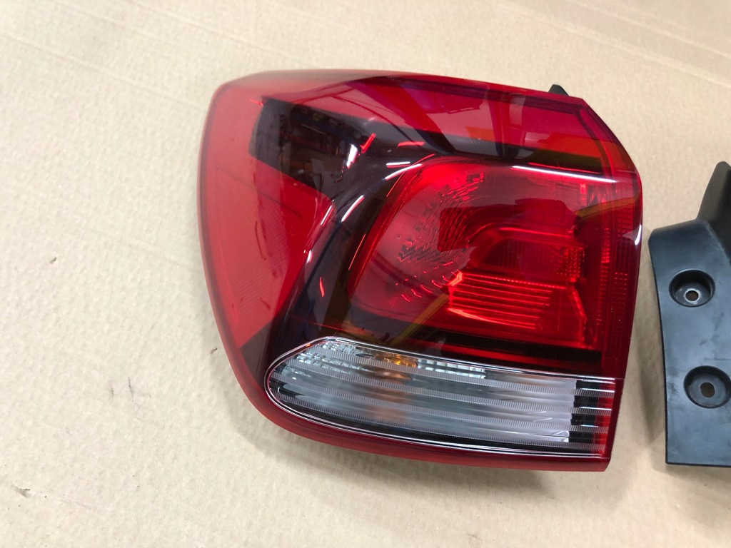 фото №1, Kia rio v 2017- лампа левая задняя