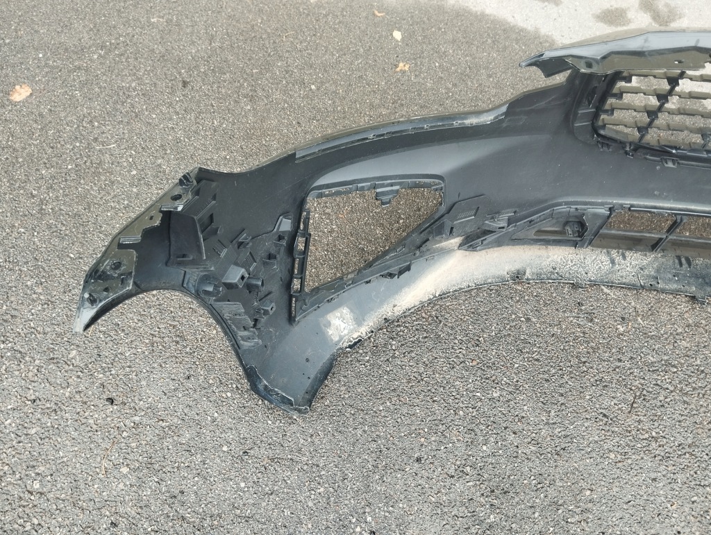 Volvo s60 v60 18- бампер перед передний r-design решётка средняя решётка Недорого