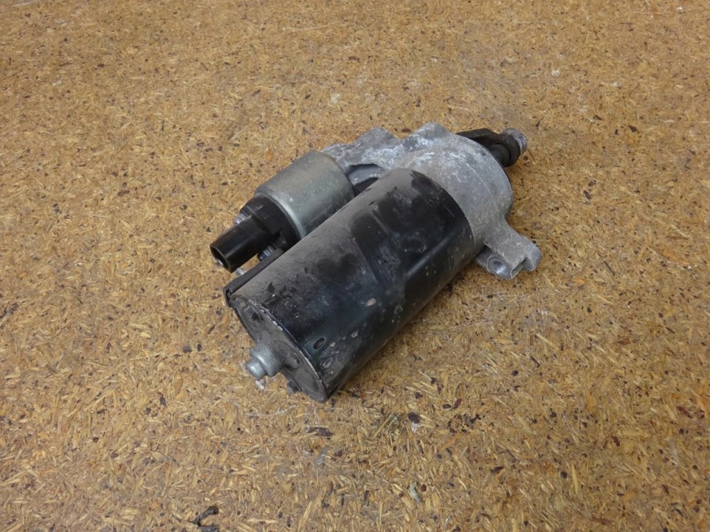 Audi a4 b8 8k 2.0 tdi рестайлінг  12-15 стартер 03l911021g Зі Шроту