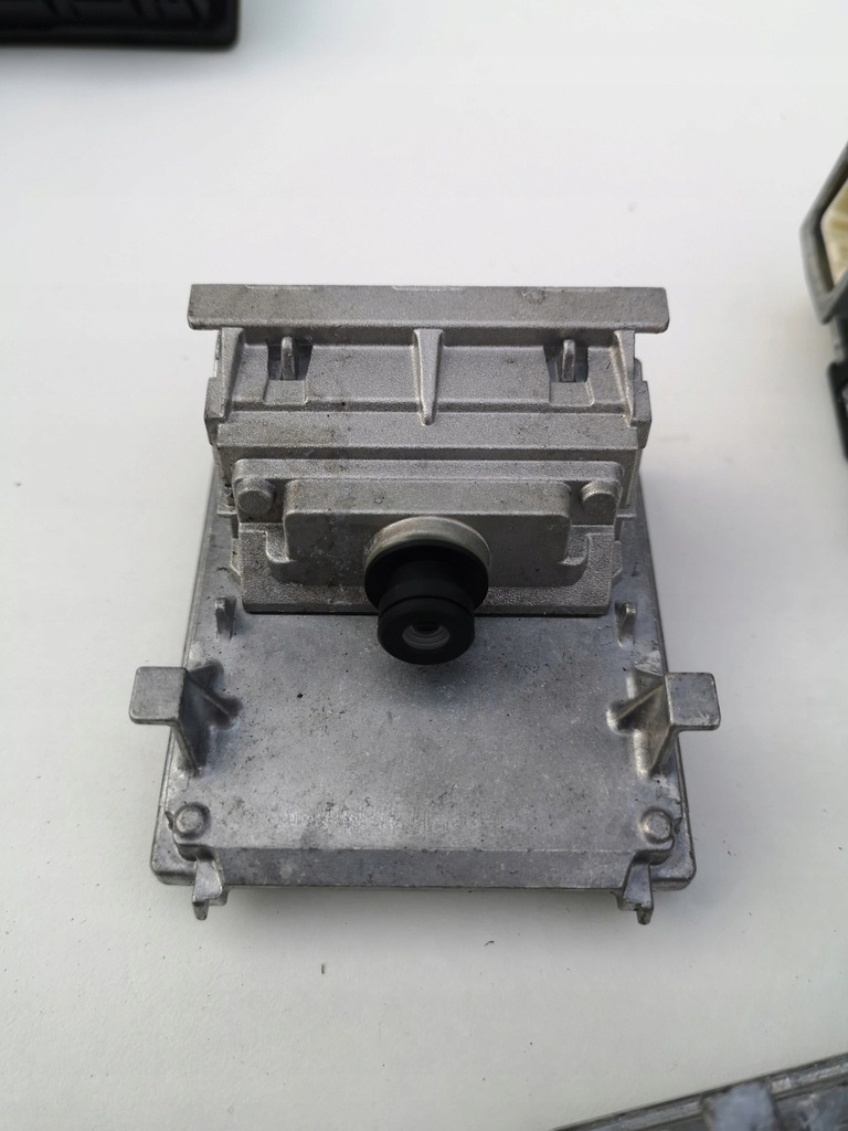 фото №1, Renault clio iv камера ассистент поперечина 284628217r