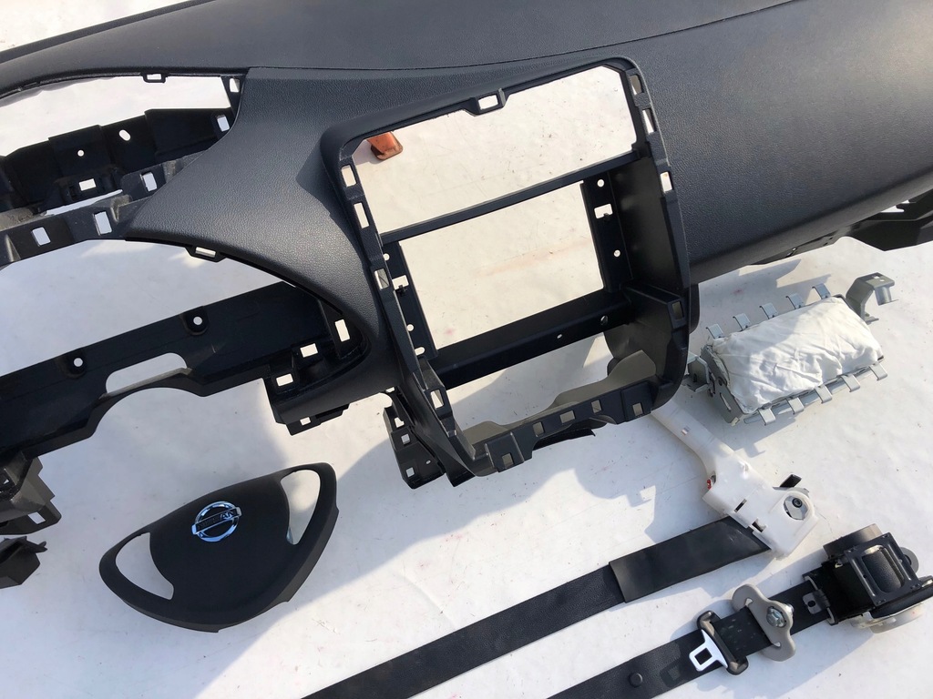 фото №5, Nissan leaf приборная панель приборная панель консоль подушки безопасности ремни