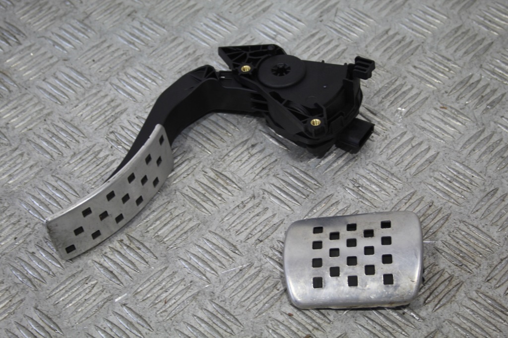 фото №1, Педаль газа накладки captur i 1 lift 180026380r